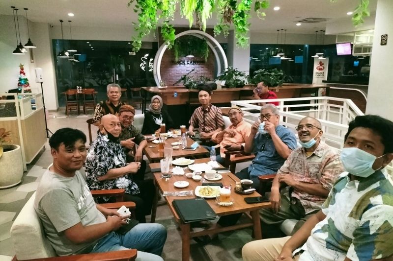 Obrolan Santai Padepokan Wali Paidi Bersama Tokoh Politik Senior