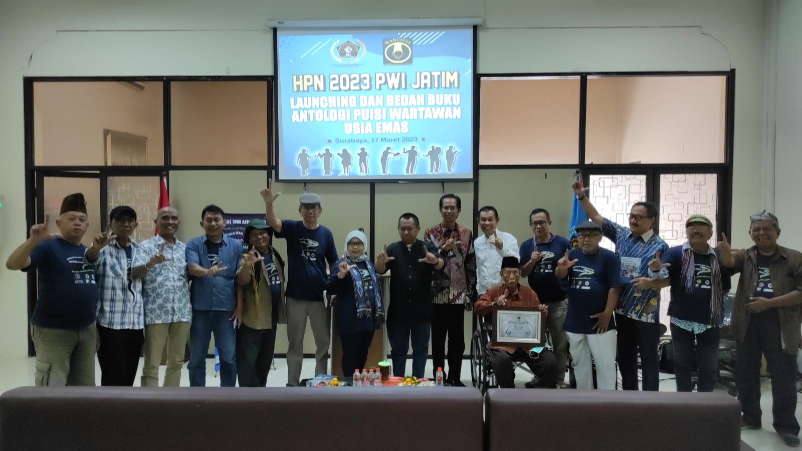 Meriah! Rilis Antologi Puisi Warumas Berlangsung di Gedung Pers PWI Jatim