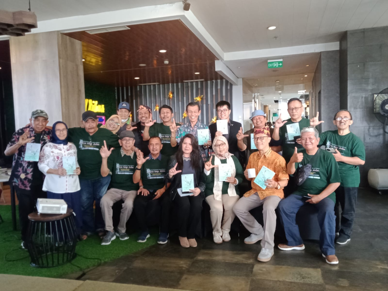 Lagi, Edisi ke-4 Karya Wartawan Usia Emas: Seronce Sedap Malam