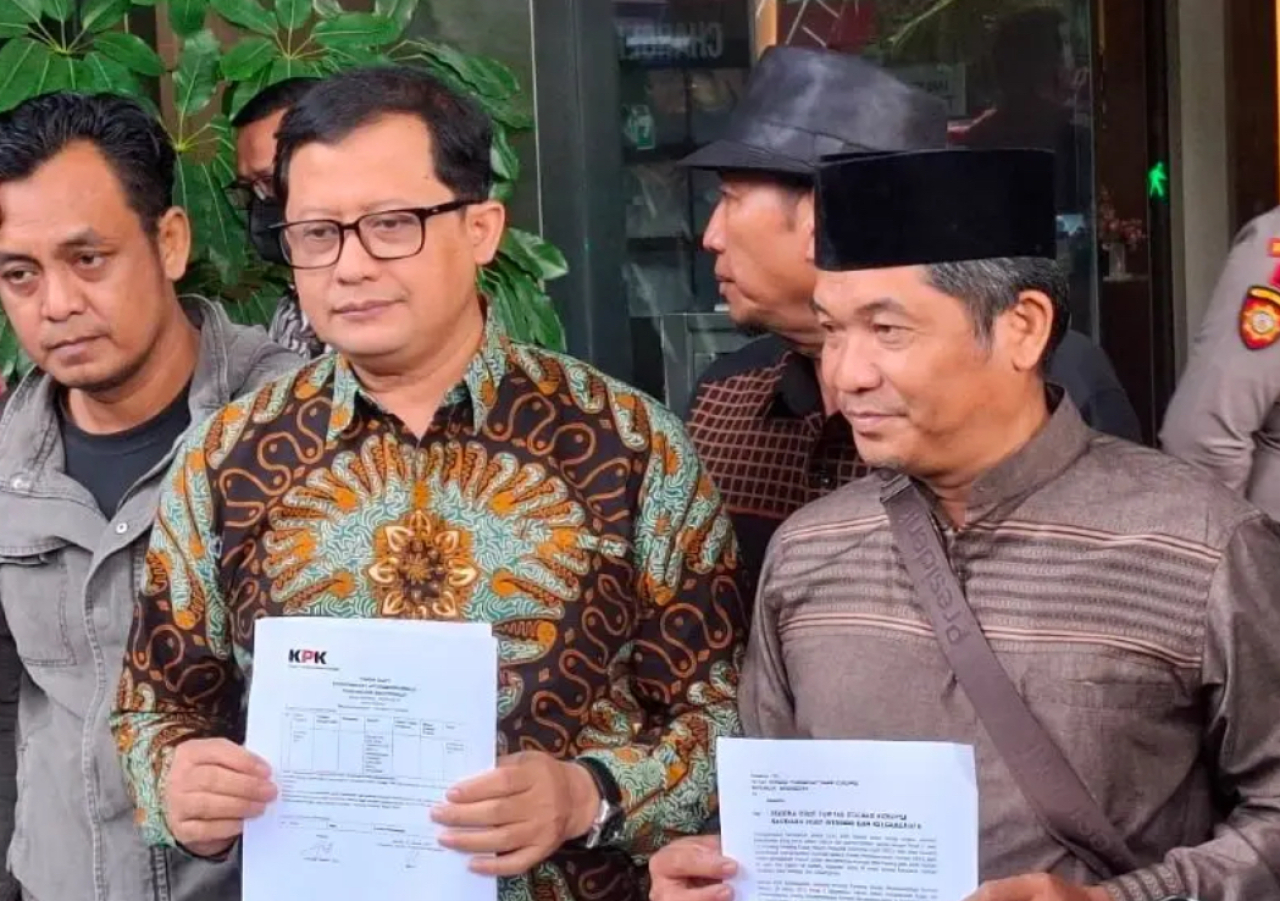KPK Didesak Periksa Harta Kekayaan Jokowi Sekeluarga, Ray: Tetapkan Jadi Tersangka!